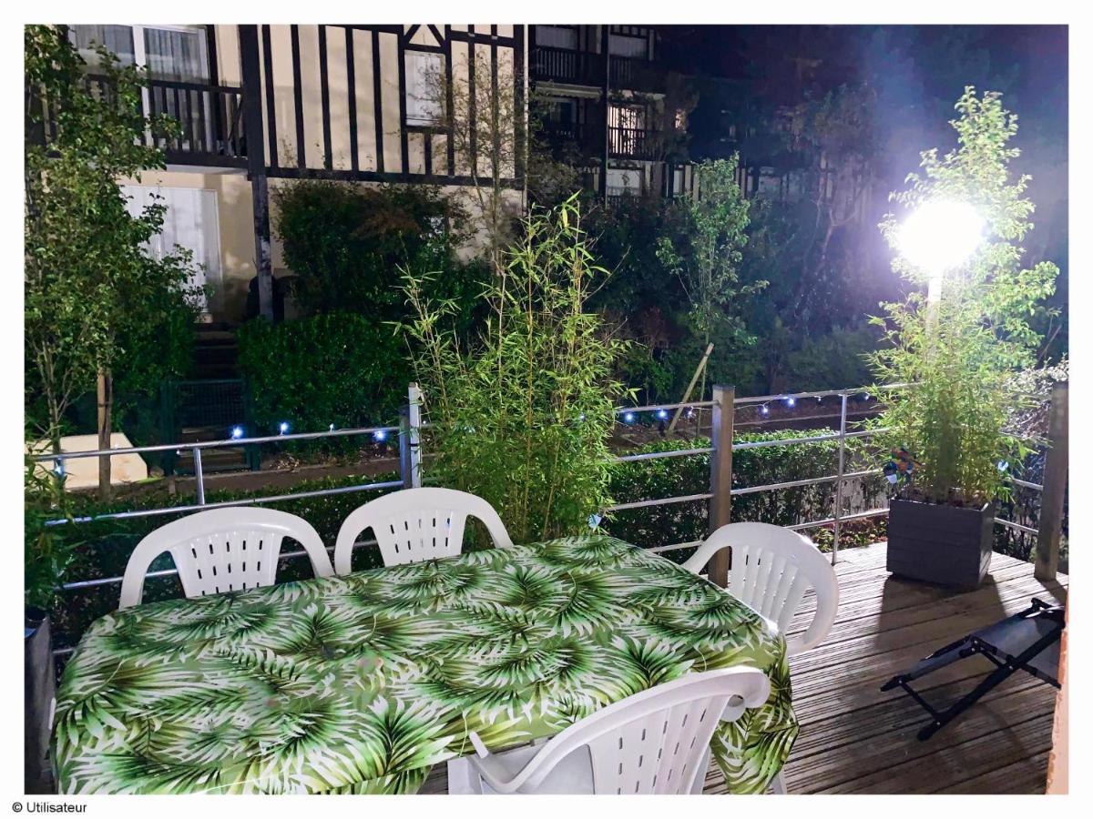 Cabourg, Appartement Plain Pied Avec Terrasse Acces Direct A La Plage Экстерьер фото